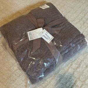 Barefoot Dreams Luxury Contrast Tip Blanket